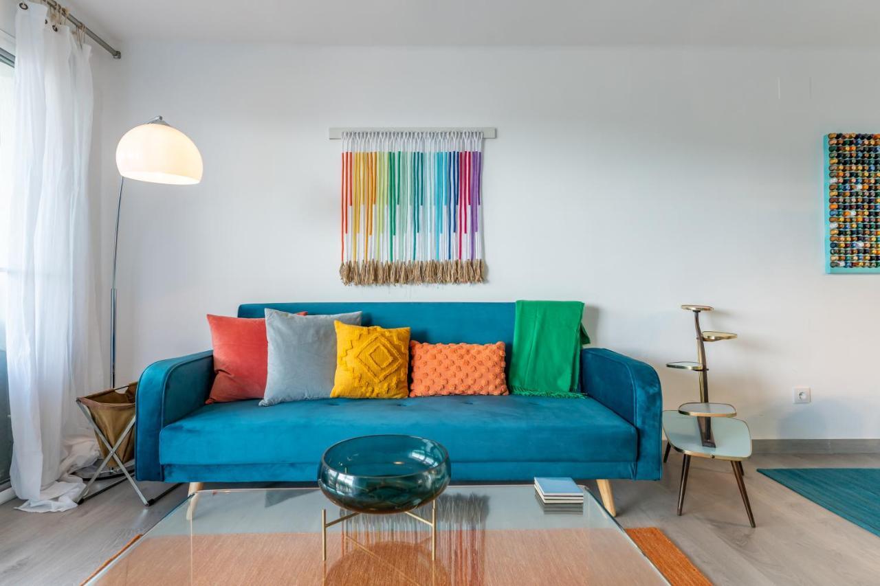 Beach Front Retro Hideaway In Салоу Екстериор снимка