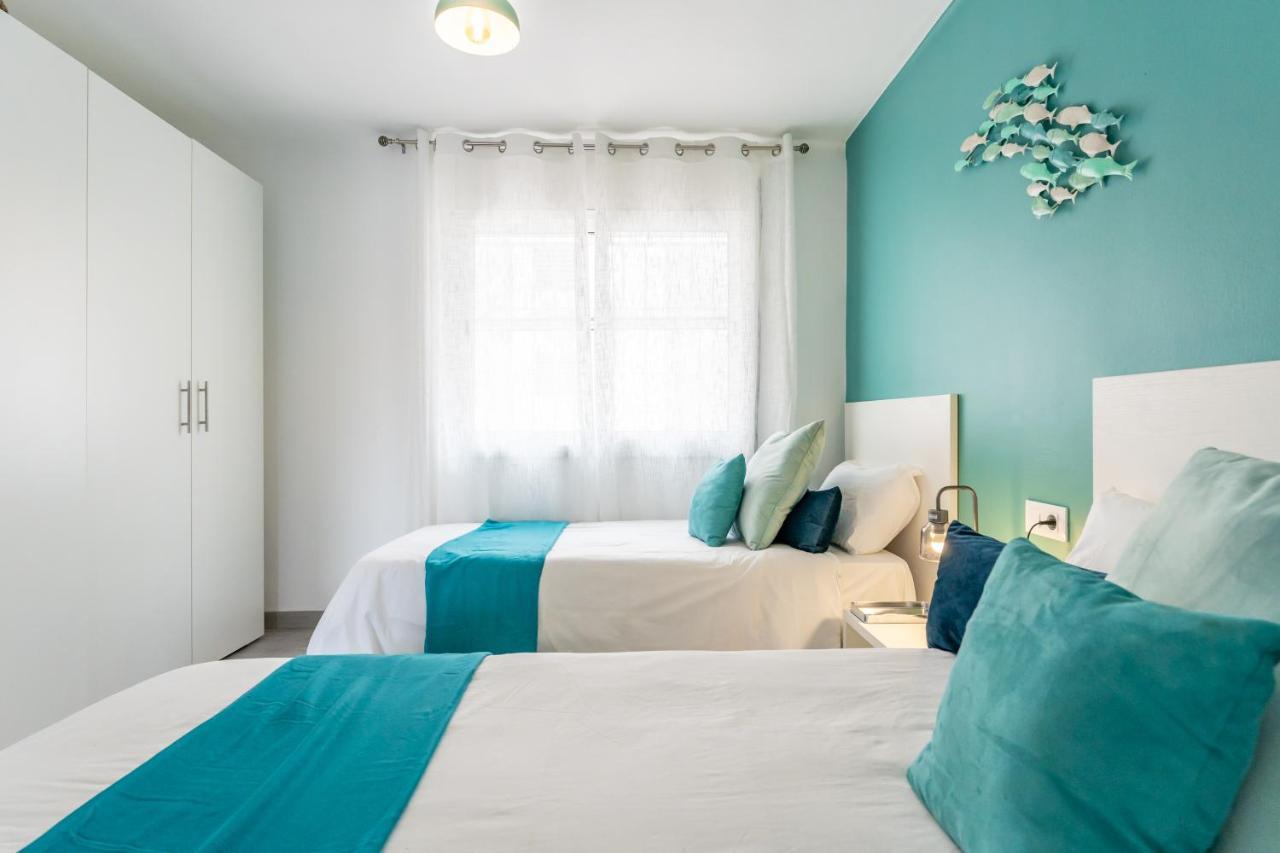 Beach Front Retro Hideaway In Салоу Екстериор снимка